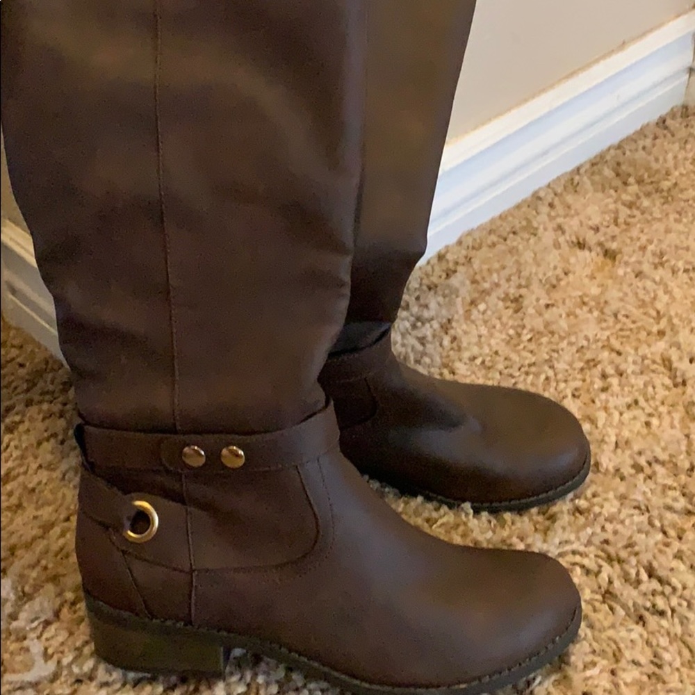 Dark brown boots